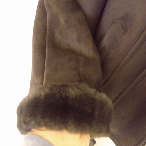 Hooded coat - Picture 9 of 9